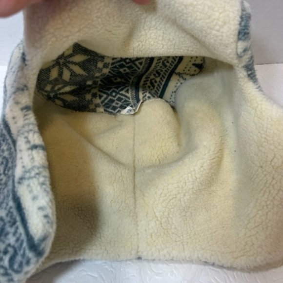 Cold Weather Winter Snowflakes Ski Hat Cap Bomber Hat For Adults and Teens - Picture 10 of 12